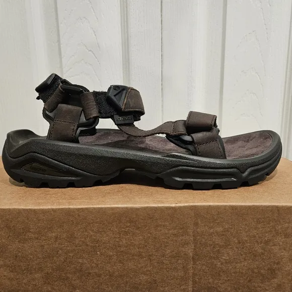 TEVA Men's Dark Brown Leather Strap Rugged Terrain Sandals Size 10 NWOT