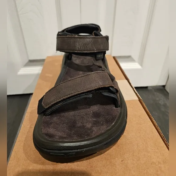 TEVA Men's Dark Brown Leather Strap Rugged Terrain Sandals Size 10 NWOT