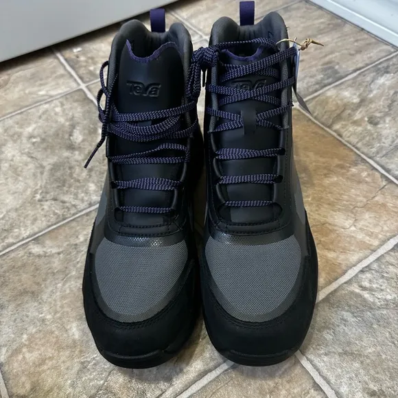 Teva‎ men’s hiking boots size 13 NWT gray black