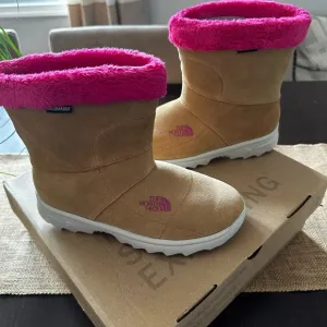The North Face Girls Suede Waterproof Boots Chestnut Hot Pink Size 3