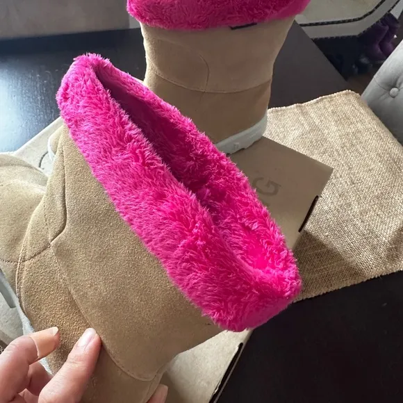 The North Face Girls Suede Waterproof Boots Chestnut Hot Pink Size 3