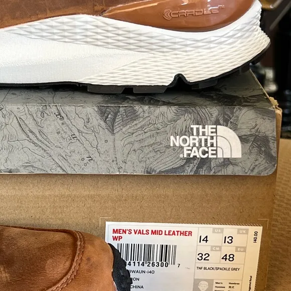 The North Face Men's Vals Mid‎ Leather Waterproof Hiking Boots