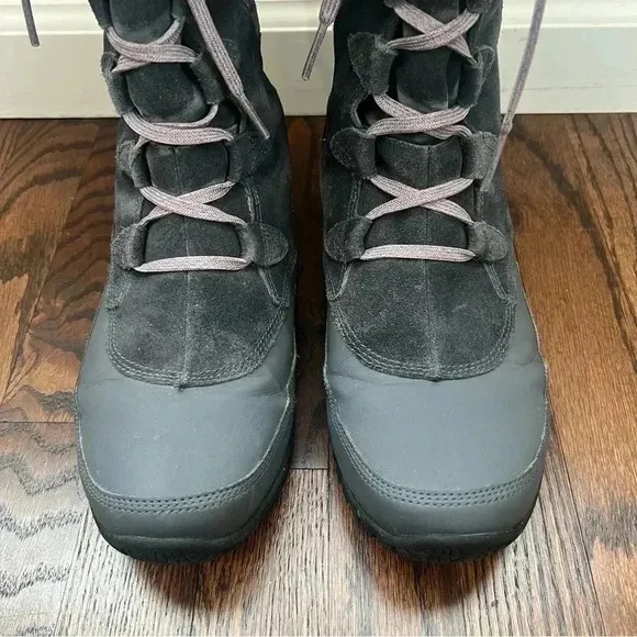 The North Face Nuptse Purna Snow Boots Plum Kitten Grey Women Size 11 NF00A0Z3