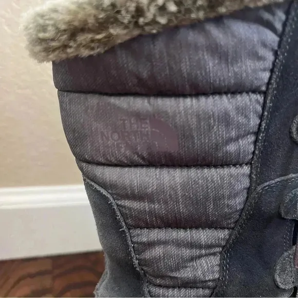 The North Face Nuptse Purna Snow Boots Plum Kitten Grey Women Size 11 NF00A0Z3
