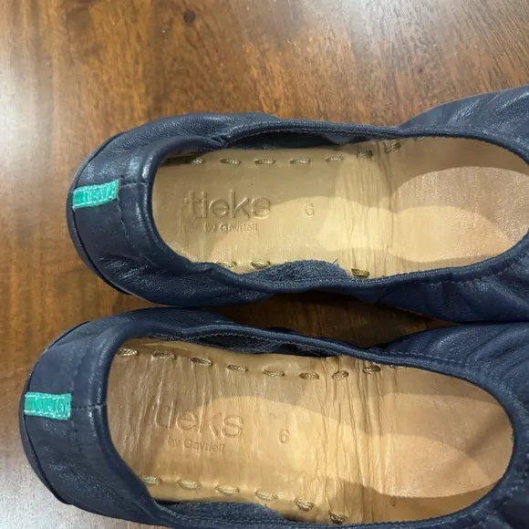 Tieks by Gavrieli California Navy Tieks Flats Size 6