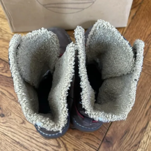 TIMBERLAND 6” SHEARLING BOOTS SIZE 12