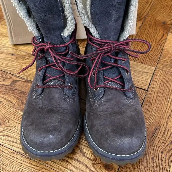 TIMBERLAND 6” SHEARLING BOOTS SIZE 12