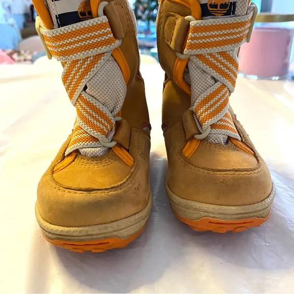 Timberland boots Snow Stomper Xtrm in camel SZ 5 Kids Worn once