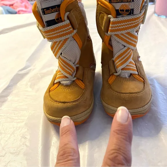Timberland boots Snow Stomper Xtrm in camel SZ 5 Kids Worn once