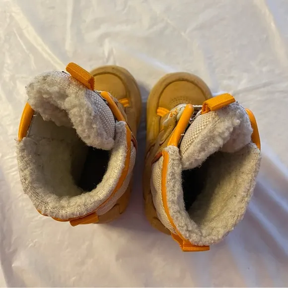 Timberland boots Snow Stomper Xtrm in camel SZ 5 Kids Worn once