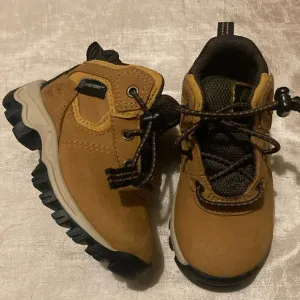 Timberland Mt. Maddsen Mid Waterproof Wheat Nubuck Boots