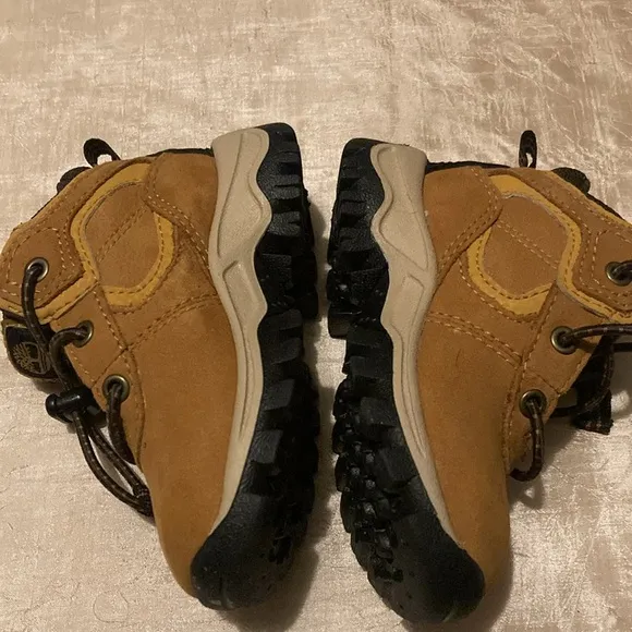 Timberland Mt. Maddsen Mid Waterproof Wheat Nubuck Boots