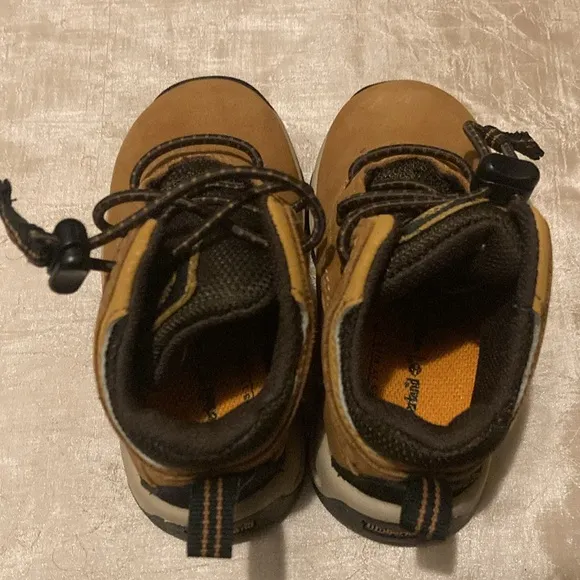 Timberland Mt. Maddsen Mid Waterproof Wheat Nubuck Boots