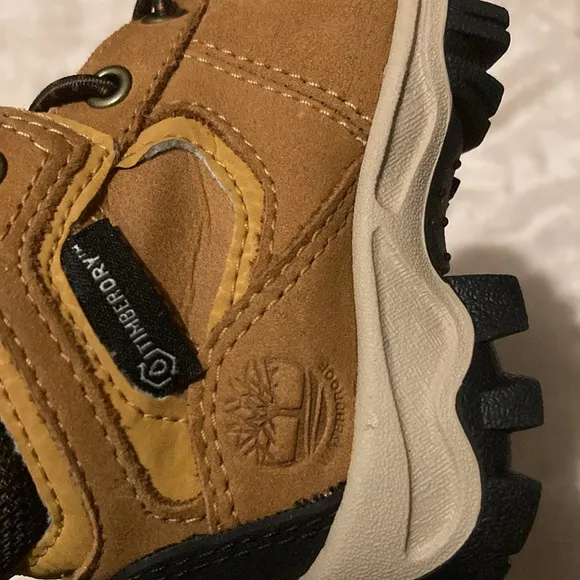 Timberland Mt. Maddsen Mid Waterproof Wheat Nubuck Boots