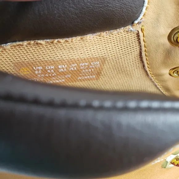 Timberlands Women's Tan High-Top Hiking Boots with Yellow Laces Sz 8.5
