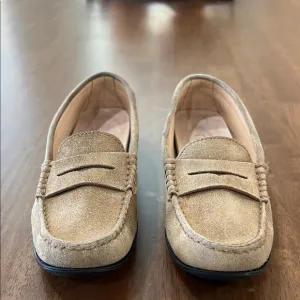 Tod's Gommino Driver Suede Loafers - size EU 39. US 8.5 Casual, Comfy, Neutral