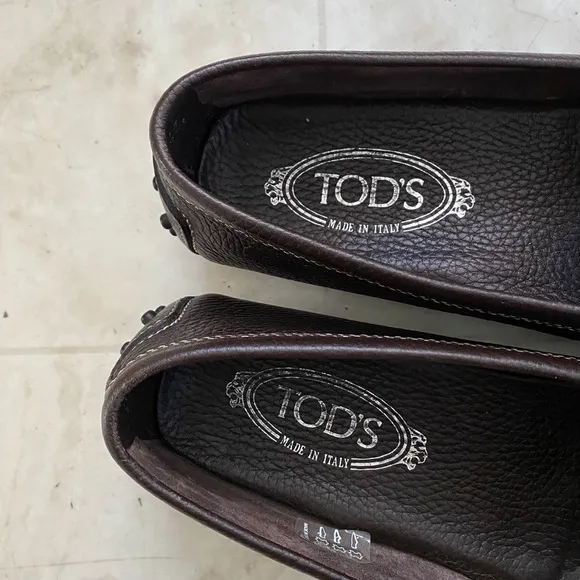 Tod's Made in Italy Gommino Dark Brown Pebble Leather Loafers Flats sz 10.5/40.5