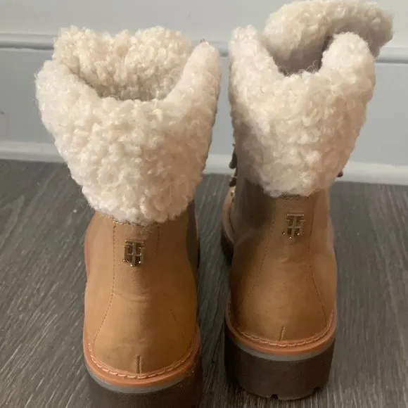Tommy Hilfiger, Tan Suede with Faux Shearling lining Boots, Women, Size 10