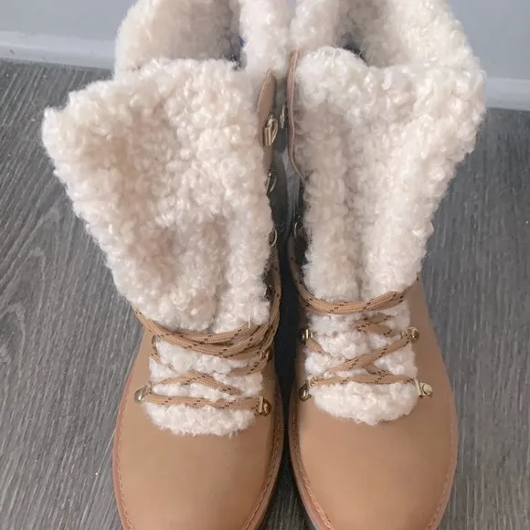 Tommy Hilfiger, Tan Suede with Faux Shearling lining Boots, Women, Size 10