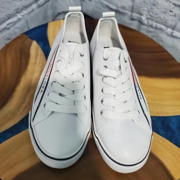 Tommy Hilfiger Women's lace up sneakers size 6 1/2 white preppy casual NWT