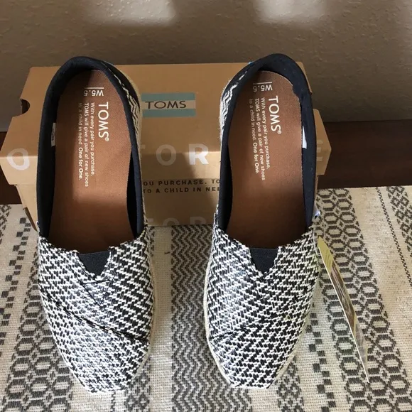 TOMS Woven Rope Sole Flats