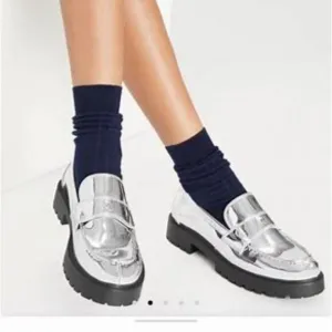 Tory Burch $348 Classic Lug Loafers Argento Sz 9 NIB!