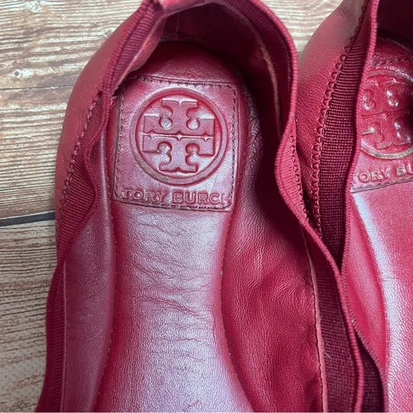 Tory Burch Caroline 2 Cabernet Leather Ballet Flats Gold Logo Women's Size 5 m