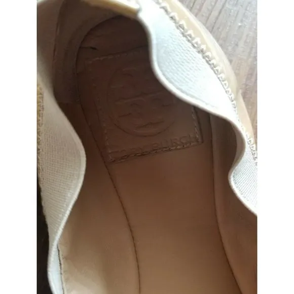 Tory Burch  Caroline Patent Leather  Ballet Flats  Size 7.5 Nude Tan Logo toe