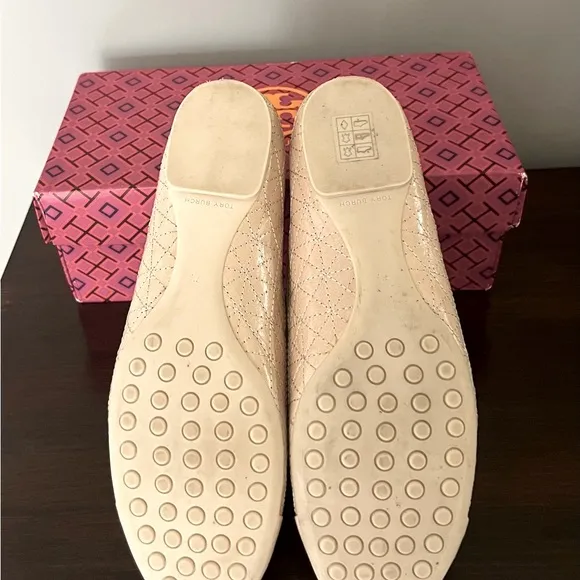 Tory Burch Cream Ballet Flats with Decorative Toe