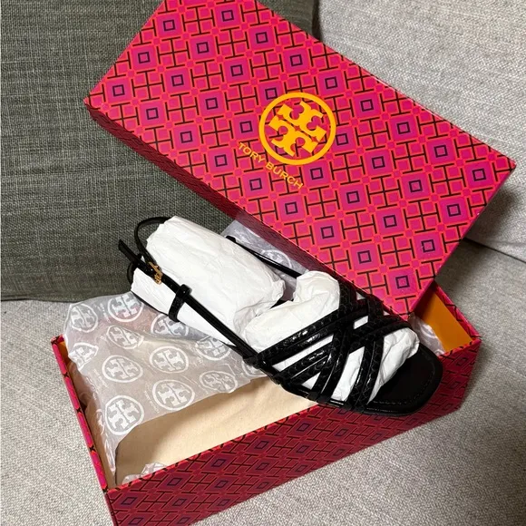 Tory Burch • Leather Sandals • 8.5