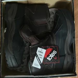 TOTES Men’s Front Zip Winter Boots