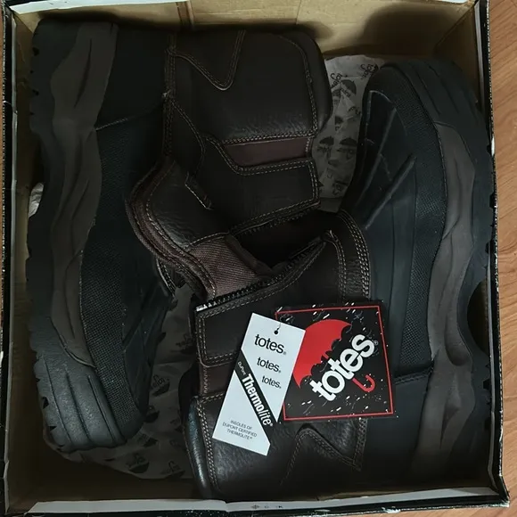 TOTES Men’s Front Zip Winter Boots
