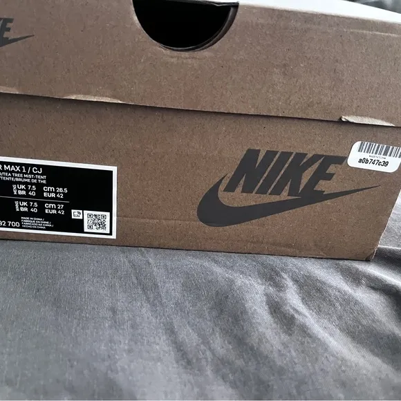 Travis Scott air max 1 size 8.5 men’s used in very good conditon with box