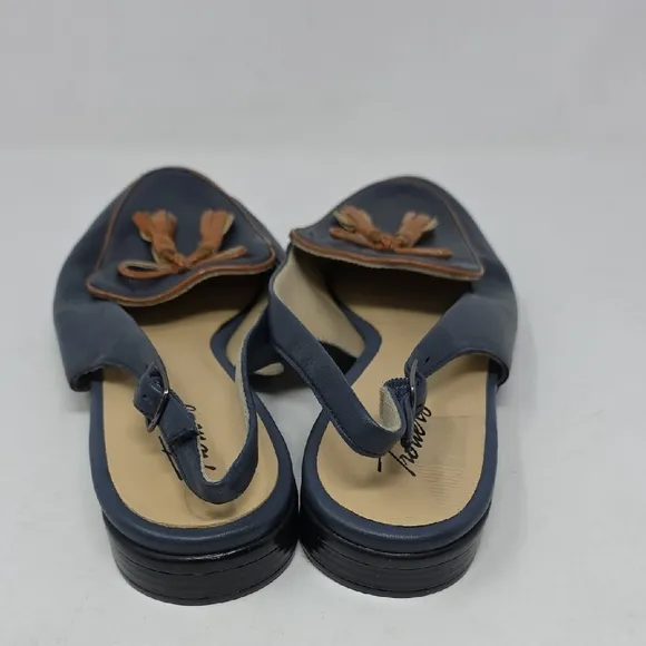 Trotters Blue and Tan Slingback Loafers with Bow Detail Size 8
