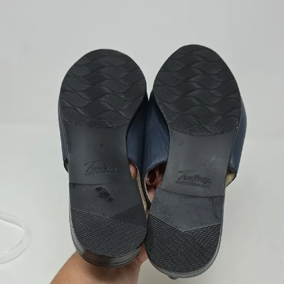 Trotters Blue and Tan Slingback Loafers with Bow Detail Size 8