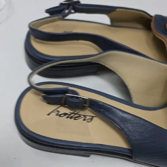 Trotters Blue and Tan Slingback Loafers with Bow Detail Size 8