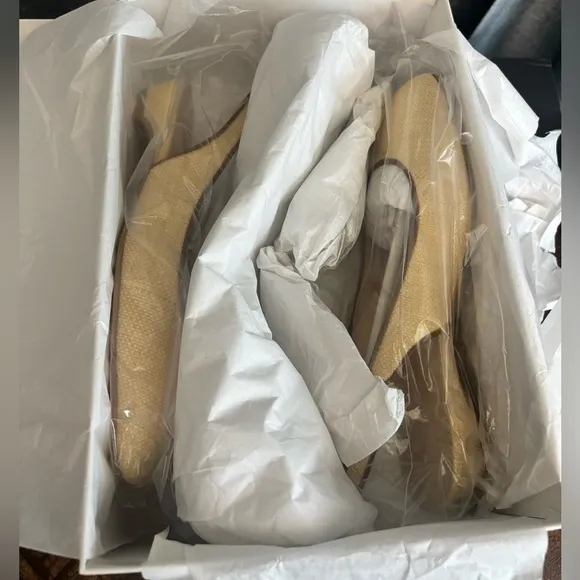 Tuckernuck Liv natural Raffia Slingbacks, New in Box size 6