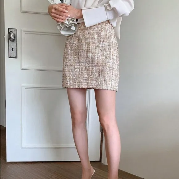 Tweed textured Pattern relaxed fit mini skirt - pink, white, cream, ivory tones