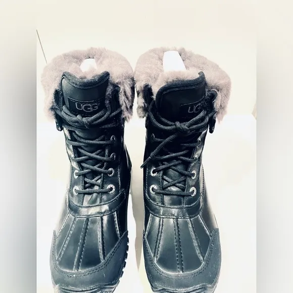 Ugg Adirondack II black with grey sheepskin boots women’s size 7
