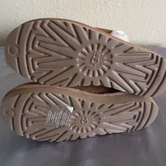 Ugg Alethiea Chestnut Suede Shearling Boors New 8 1125810