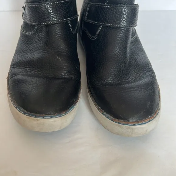 UGG  Andra Black Leather Mid Calf side Zip Boots in size 8