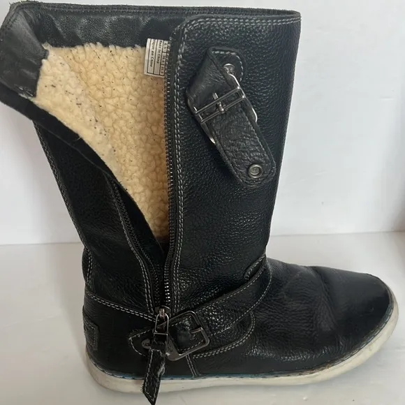 UGG  Andra Black Leather Mid Calf side Zip Boots in size 8