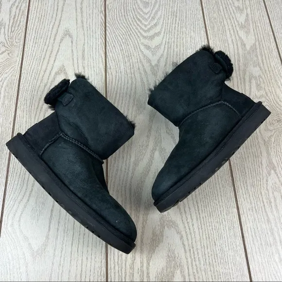 UGG Arielle Sherpa Fleece Bow Booties US7/EUR38 Black $170 Snow Boots