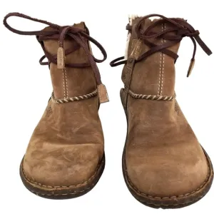 UGG AUSTRALIA 5136 Cove Toast Boots Shearling &amp; Leather Rubber Sole Size 6​​​​​
