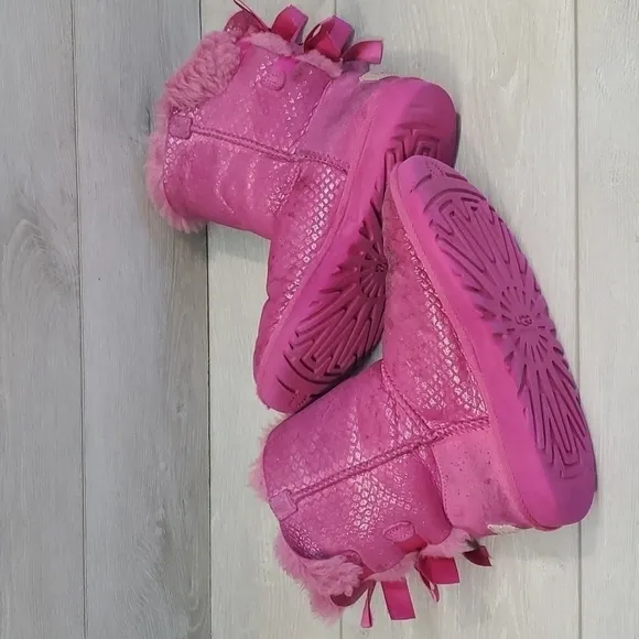 Ugg Australia Girls Bailey Bow II Water Resistant Genuine Shearling Boots 2