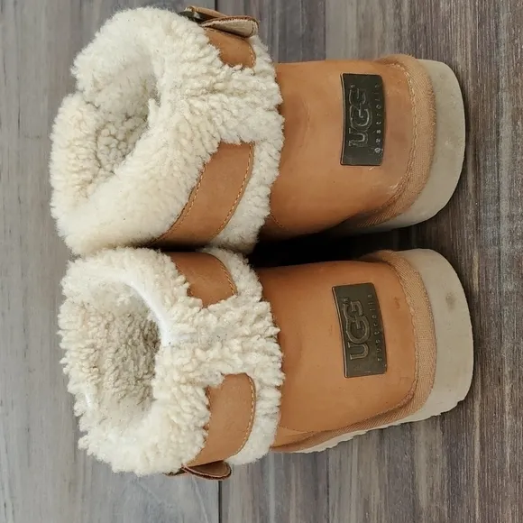Ugg Australia Jocelin Shearling Buckle Boots ankle booties shoes sz 7
