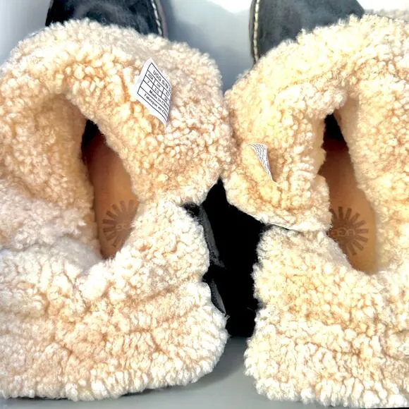 UGG Australia Size 7 Caspia Boots Leather Shearling Suede Sheepskin Black 3335