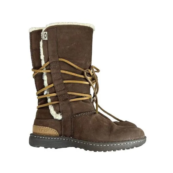 Ugg Australia S/N 1634 Leather and Sheepskin Lace Up Boots
