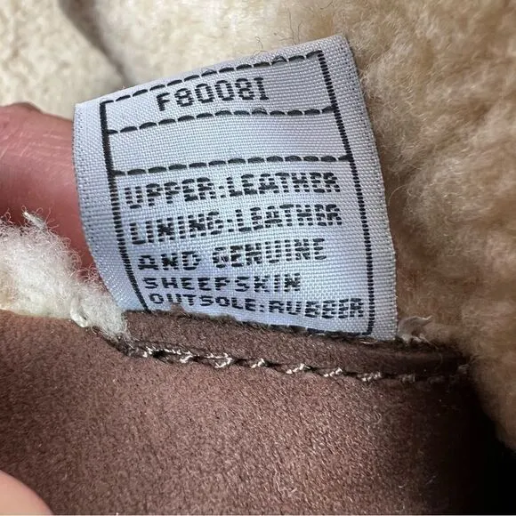 Ugg Australia S/N 1634 Leather and Sheepskin Lace Up Boots