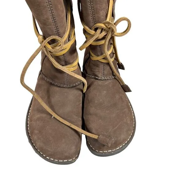 Ugg Australia S/N 1634 Leather and Sheepskin Lace Up Boots
